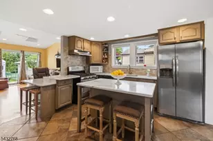 72 Forest Ave, Hawthorne, NJ 07506 - Photo 3