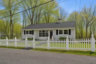 3 Castle Rock Rd, Jefferson Township, NJ 07849 - Photo 1