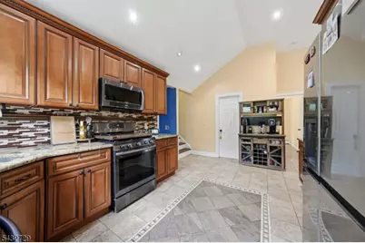 22 Federal Hill Rd, Pompton Lakes, NJ 07442 - Photo 13