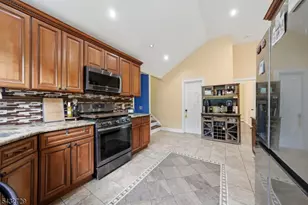 22 Federal Hill Rd, Pompton Lakes, NJ 07442 - Photo 13