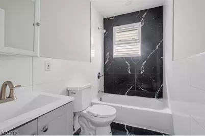 654 S 12th St, Newark, NJ 07103 - Photo 9