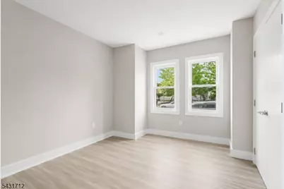 654 S 12th St, Newark, NJ 07103 - Photo 13