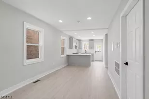 654 S 12th St, Newark, NJ 07103 - Photo 15