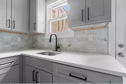 654 S 12th St, Newark, NJ 07103 - Photo 5