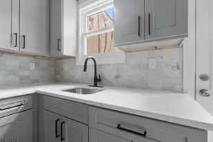 654 S 12th St, Newark, NJ 07103 - Photo 5