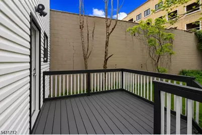 654 S 12th St, Newark, NJ 07103 - Photo 23