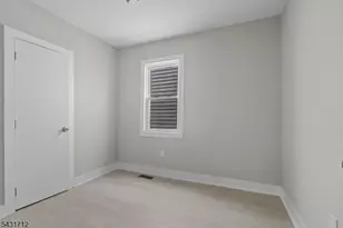 654 S 12th St, Newark, NJ 07103 - Photo 11