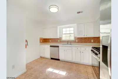 54-56 Bragaw Ave, Newark, NJ 07112 - Photo 9
