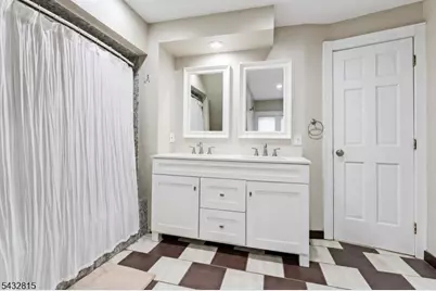15 Center St, Mount Olive, NJ 07828 - Photo 11