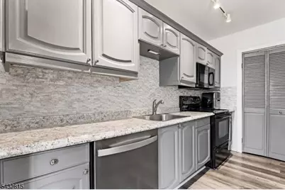 15 Center St, Mount Olive, NJ 07828 - Photo 9