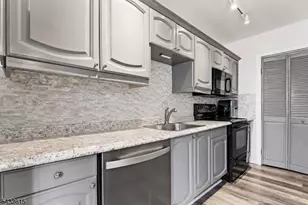 15 Center St, Mount Olive, NJ 07828 - Photo 9