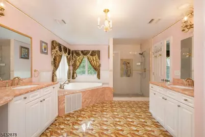 6 Hyer Farm Rd, Roseland, NJ 07068 - Photo 13