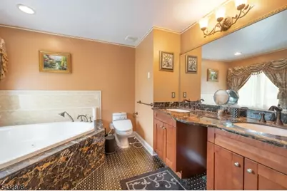 6 Hyer Farm Rd, Roseland, NJ 07068 - Photo 19