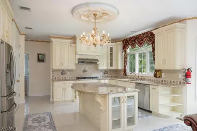 6 Hyer Farm Rd, Roseland, NJ 07068 - Photo 7