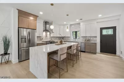 24 Richard Scott Ct, Haledon, NJ 07508 - Photo 9