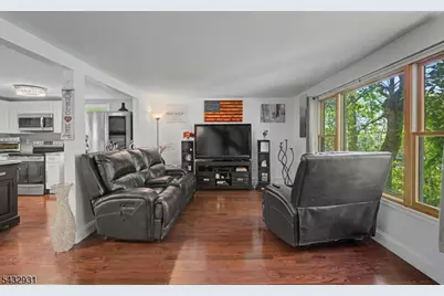 10 S Parkway, Jefferson Township, NJ 07885 - Photo 17