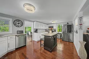 10 South Pkwy, Jefferson Township, NJ 07885 - Photo 9