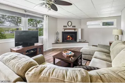6 Outlook Ave, Mount Olive, NJ 07828 - Photo 9