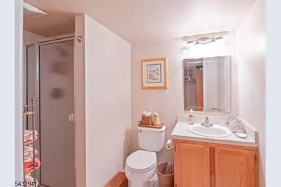 18 Kentworth Ct, Raritan Township, NJ 08822 - Photo 23