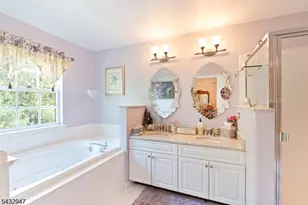 18 Kentworth Ct, Raritan Township, NJ 08822 - Photo 17
