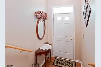 18 Kentworth Ct, Raritan Township, NJ 08822 - Photo 9