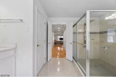 8 Yorktown Ln, Totowa, NJ 07512 - Photo 33