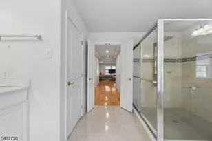 8 Yorktown Ln, Totowa, NJ 07512 - Photo 33