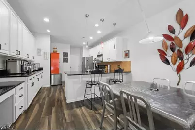 8 Yorktown Ln, Totowa, NJ 07512 - Photo 15