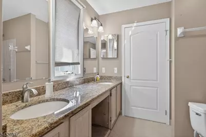 18 Downingtown Ct, Warren Township, NJ 07059 - Photo 17