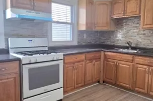 21 Davis Ave, East Orange, NJ 07017 - Photo 3