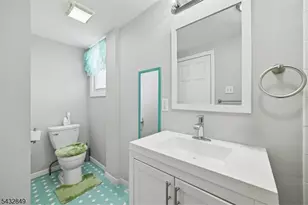 147 Brookside Ave, Irvington Twp., NJ 07111 - Photo 9