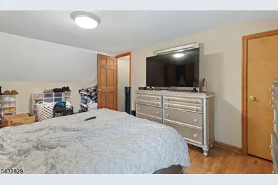 200 Bradford Ave, Linden, NJ 07036 - Photo 15