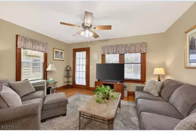 135 Warren Ave, Roselle Park, NJ 07204 - Photo 11