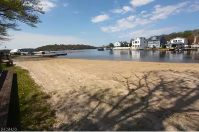 46 E Shore Rd, Jefferson Township, NJ 07849 - Photo 21