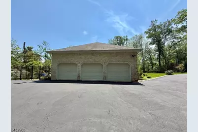 60 Evergreen Ln, Watchung, NJ 07069 - Photo 3