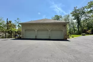 60 Evergreen Ln, Watchung, NJ 07069 - Photo 3