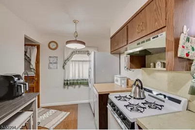 1508 Elaine Ter, Union Township, NJ 07083 - Photo 9