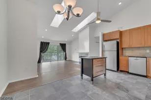 93 Caitlin Ct, Franklin Township, NJ 08823 - Photo 5