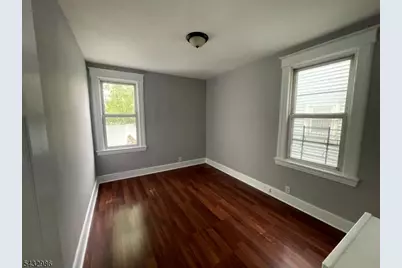 8 Treacy Ave, Newark, NJ 07108 - Photo 5