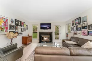 242 Laurel Ct, Readington, NJ 08889 - Photo 3