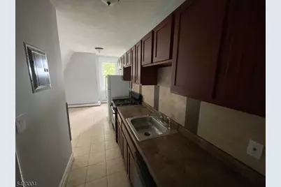 8 Treacy Ave, Newark, NJ 07108 - Photo 3