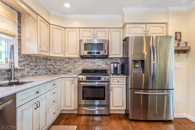 3 Knoll Rd, Fairfield, NJ 07004 - Photo 15
