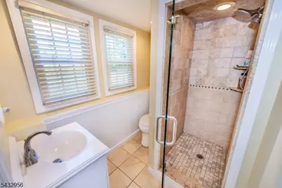 3 Knoll Rd, Fairfield, NJ 07004 - Photo 29