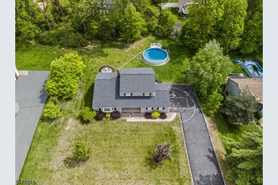 11 Manchester Dr, Hanover Township, NJ 07981 - Photo 3