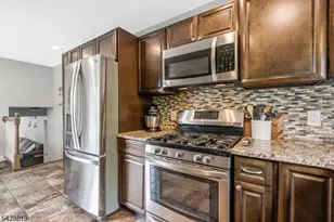 11 Manchester Dr, Hanover Township, NJ 07981 - Photo 15