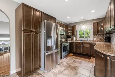 11 Manchester Dr, Hanover Township, NJ 07981 - Photo 17
