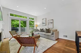 32 Kent Dr, Roseland, NJ 07068 - Photo 9