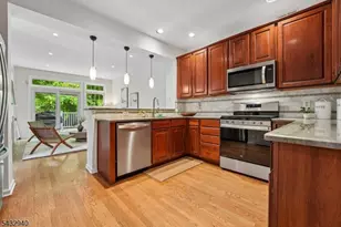 32 Kent Dr, Roseland, NJ 07068 - Photo 11