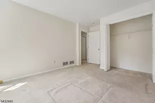 32 Kent Dr, Roseland, NJ 07068 - Photo 21