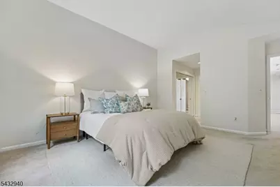 32 Kent Dr, Roseland, NJ 07068 - Photo 15